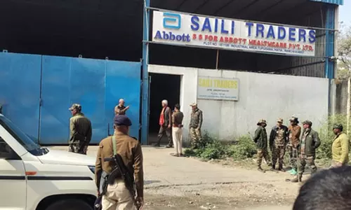 कफ सिरप के अवैध कारोबार मामले में SIT की कार्रवाई, तीन ठिकानों पर छापेमारी कफ सिरप के अवैध कारोबार मामले में SIT की कार्रवाई, तीन ठिकानों पर छापेमारी