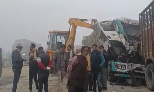Amethi: लखनऊ-वाराणसी मार्ग पर ट्रैफिक जाम और दुर्घटना