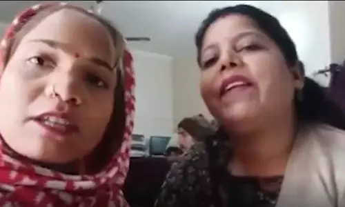 ये VIDEO इंटरनेट पर आग की तरह वायरल हो रहा...