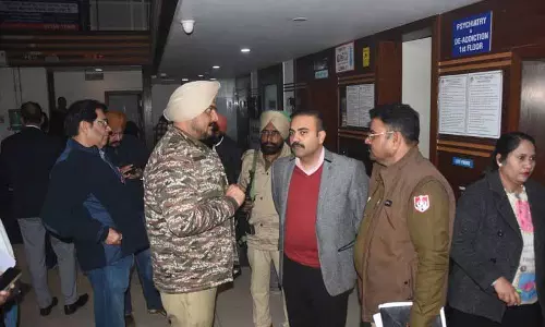 Ludhiana के एक प्राइवेट अस्पताल से महिला का शव गायब होने पर परिजनों ने हंगामा किया Ludhiana के एक प्राइवेट अस्पताल से महिला का शव गायब होने पर परिजनों ने हंगामा किया