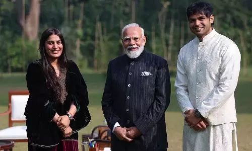 Athlete नीरज चोपड़ा प्रधानमंत्री मोदी के आवास पर