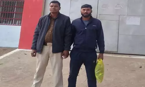 13 लाख की लूट का खुलासा, आरोपी झारखंड से गिरफ्तार 13 लाख की लूट का खुलासा, आरोपी झारखंड से गिरफ्तार