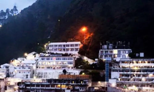 नए साल से पहले माता वैष्णो देवी यात्रा की तैयारियों पर बोर्ड की नजर नए साल से पहले माता वैष्णो देवी यात्रा की तैयारियों पर बोर्ड की नजर