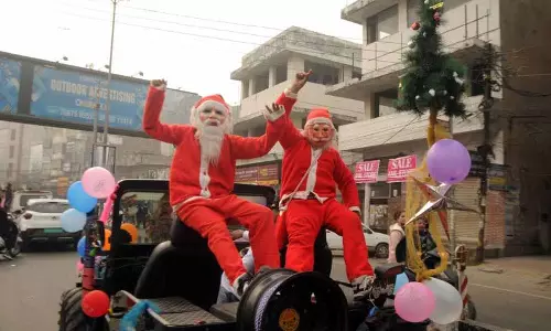 Amritsar: पारंपरिक उत्साह के साथ क्रिसमस जुलूस निकाला गया