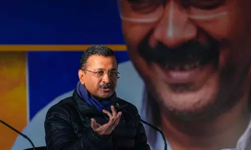 दिल्ली के LG ने वायु प्रदूषण इमरजेंसी के लिए केजरीवाल को ज़िम्मेदार ठहराया