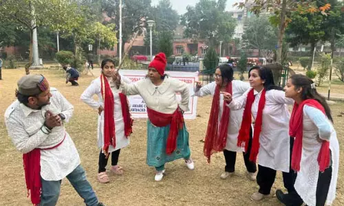 JAMMU: नुक्कड़ नाटक संस्कार को नमस्कार मंच JAMMU: नुक्कड़ नाटक संस्कार को नमस्कार मंच