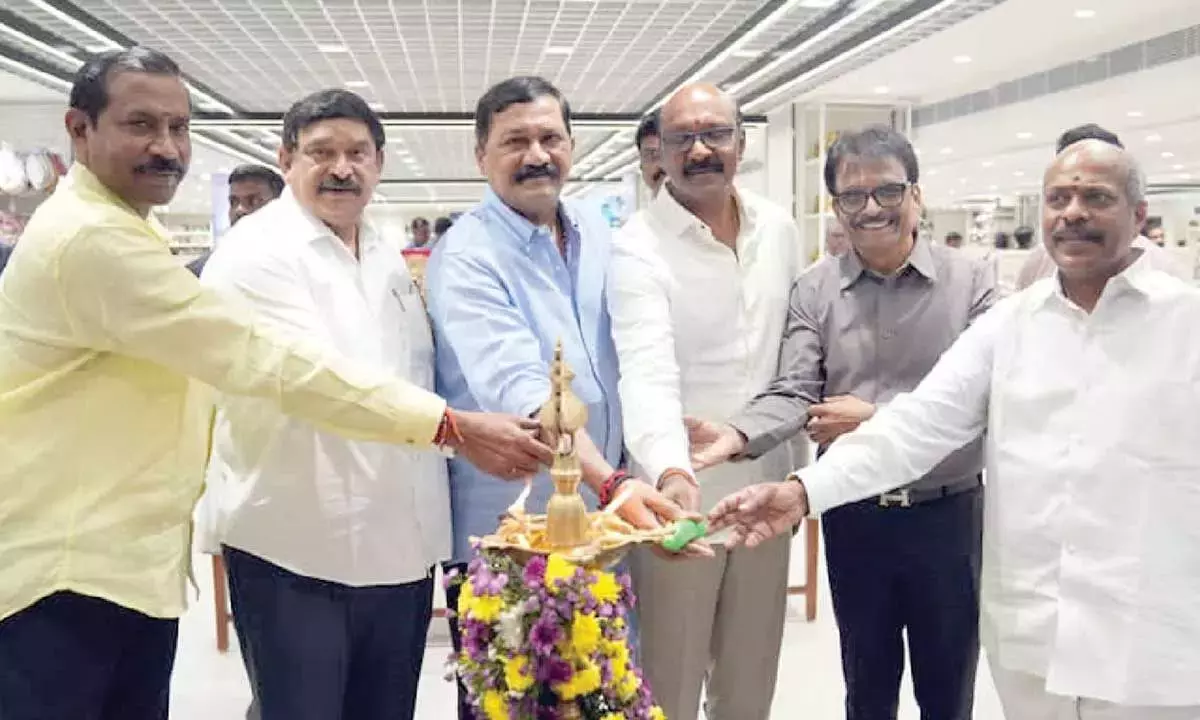 CMR शॉपिंग मॉल ने नए सेक्शन खोले हैं CMR शॉपिंग मॉल ने नए सेक्शन खोले हैं