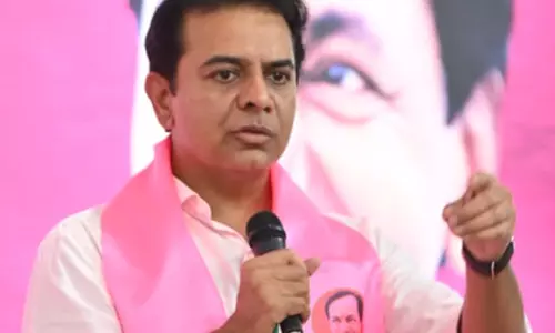 KTR ने रेवंत रेड्डी पर उठाया पानी के मुद्दों को न समझने का आरोप KTR ने रेवंत रेड्डी पर उठाया पानी के मुद्दों को न समझने का आरोप