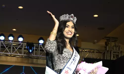 Dr. Srujana इंडिया की मिस फॉरएवर, सरथा को मिला यूनिवर्स खिताब Dr. Srujana इंडिया की मिस फॉरएवर, सरथा को मिला यूनिवर्स खिताब