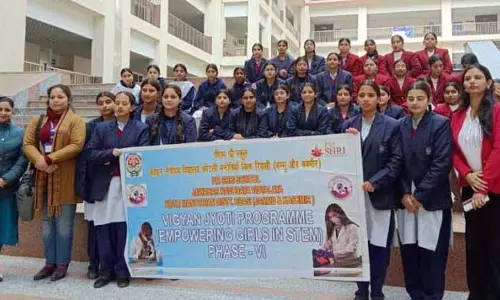 IIT जम्मू ने एजुकेशनल आउटरीच विजिट पर स्कूली छात्रों की मेजबानी की