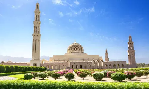 Oman में क्यों नहीं दिखतीं दुबई जैसी ऊंची इमारतें, जानें वजह