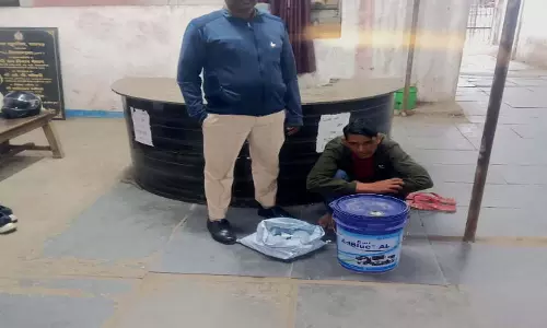 काशीराम चौक से 18 लीटर अवैध महुआ शराब जब्त, आरोपी गिरफ्तार