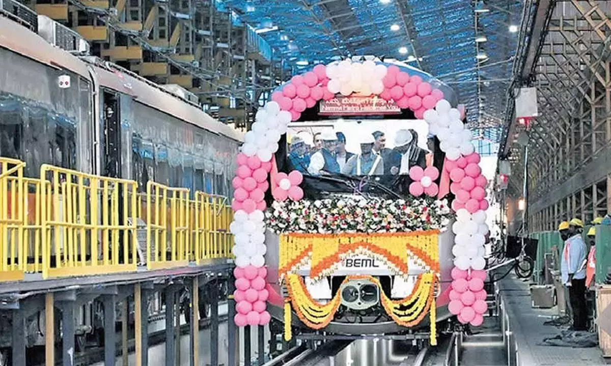 Karnataka: पिंक लाइन के लिए ड्राइवरलेस मेट्रो ट्रेन कोथनूर डिपो पहुंची