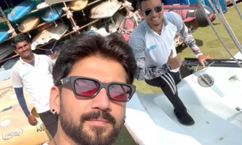 Zaheer इकबाल ने समुद्र में किया सेलिंग लेसन का आनंद