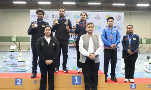 National शूटिंग: मिक्स्ड टीम गोल्ड जीतकर चमकी रमिता और हिमांशु की जोड़ी National शूटिंग: मिक्स्ड टीम गोल्ड जीतकर चमकी रमिता और हिमांशु की जोड़ी