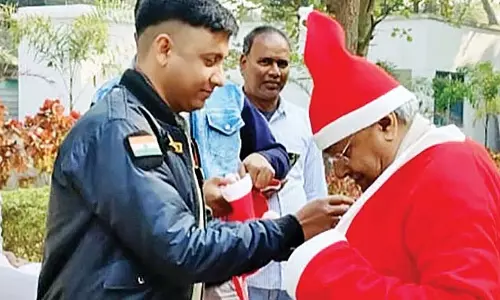 क्रिसमस पर मंत्री Santa के रूप में कपड़े पहनेंगे, दुर्गापुर स्टील मार्केट को सजाया जाएगा क्रिसमस पर मंत्री Santa के रूप में कपड़े पहनेंगे, दुर्गापुर स्टील मार्केट को सजाया जाएगा