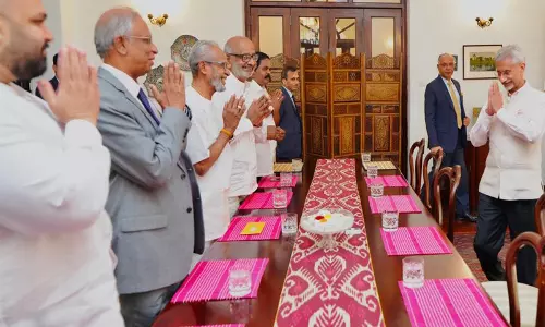 Jaishankar ने चक्रवात दितवा राहत पैकेज पर श्रीलंका के तमिल नेताओं से बातचीत की