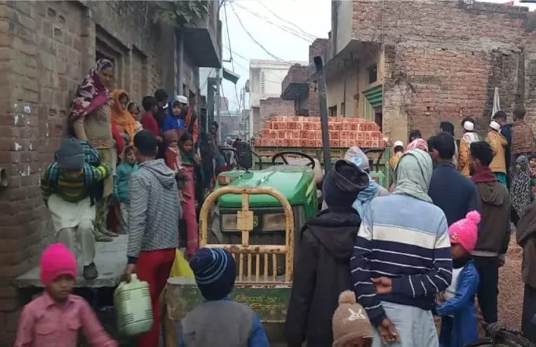 Compile: ट्रैक्टर ट्राली से दबने के बाद युवक की मौत Compile: ट्रैक्टर ट्राली से दबने के बाद युवक की मौत
