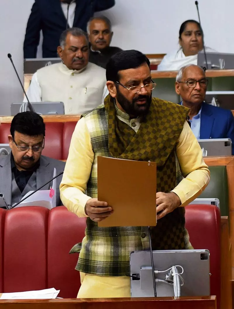 Congress के नोटिस खारिज होने पर वॉकआउट हुआ Congress के नोटिस खारिज होने पर वॉकआउट हुआ