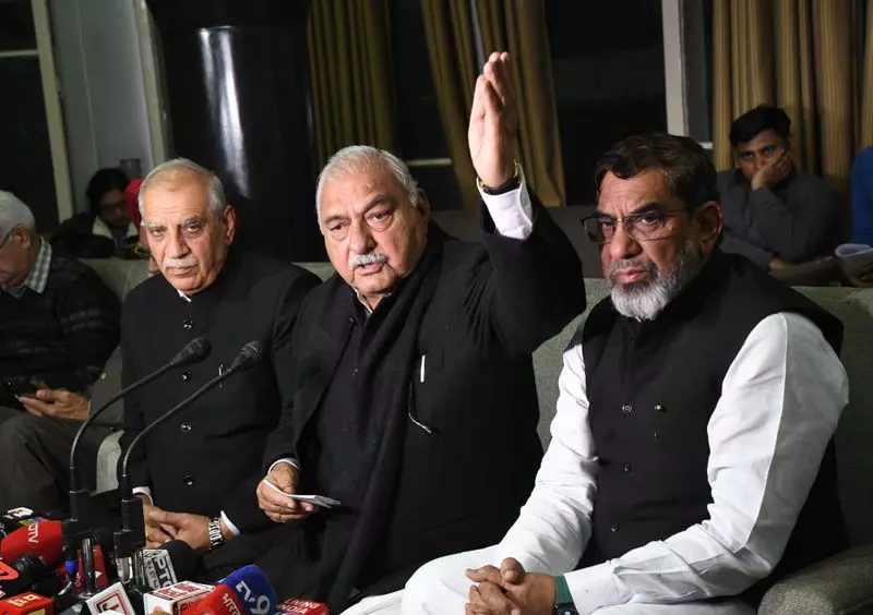 Haryana : चुनावी सुधारों पर बहस से सदन में हंगामा हुआ, बार-बार वॉकआउट हुए Haryana : चुनावी सुधारों पर बहस से सदन में हंगामा हुआ, बार-बार वॉकआउट हुए