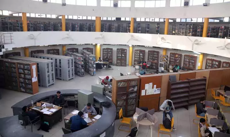 Guru Nanak देव जिला लाइब्रेरी पिछले 3 सालों से चार लाइब्रेरियन और असिस्टेंट लाइब्रेरियन का इंतजार कर रही Guru Nanak देव जिला लाइब्रेरी पिछले 3 सालों से चार लाइब्रेरियन और असिस्टेंट लाइब्रेरियन का इंतजार कर रही