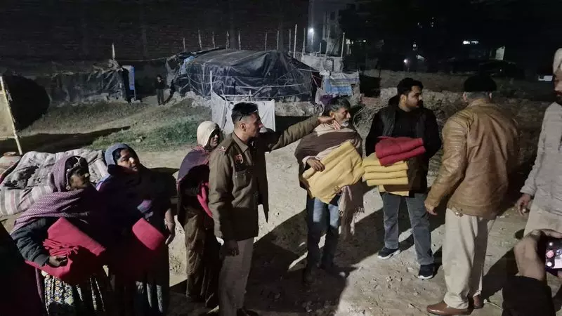 कड़ाके की ठंड में, Sirsa ज़िला पुलिस बेघर लोगों के लिए गर्माहट लेकर आई कड़ाके की ठंड में, Sirsa ज़िला पुलिस बेघर लोगों के लिए गर्माहट लेकर आई