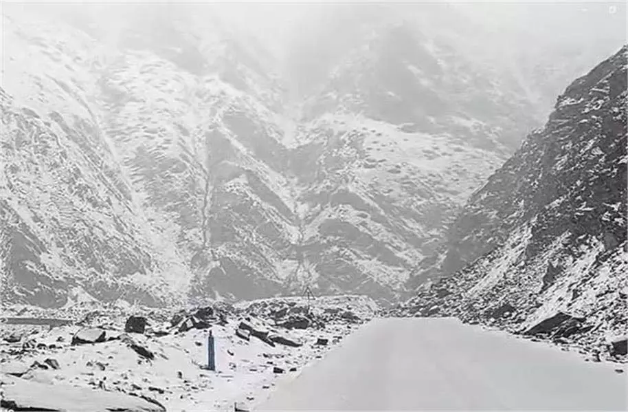 Jammu-Kashmir Weather: बदलेगा मौसम का मिजाज, बारिश और बर्फबारी Jammu-Kashmir Weather: बदलेगा मौसम का मिजाज, बारिश और बर्फबारी