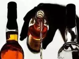 Ballia: पुलिस ने अवैध शराब बनाने वाली भट्ठियों पर छापा मारा, 80000 लीटर नष्ट Ballia: पुलिस ने अवैध शराब बनाने वाली भट्ठियों पर छापा मारा, 80000 लीटर नष्ट