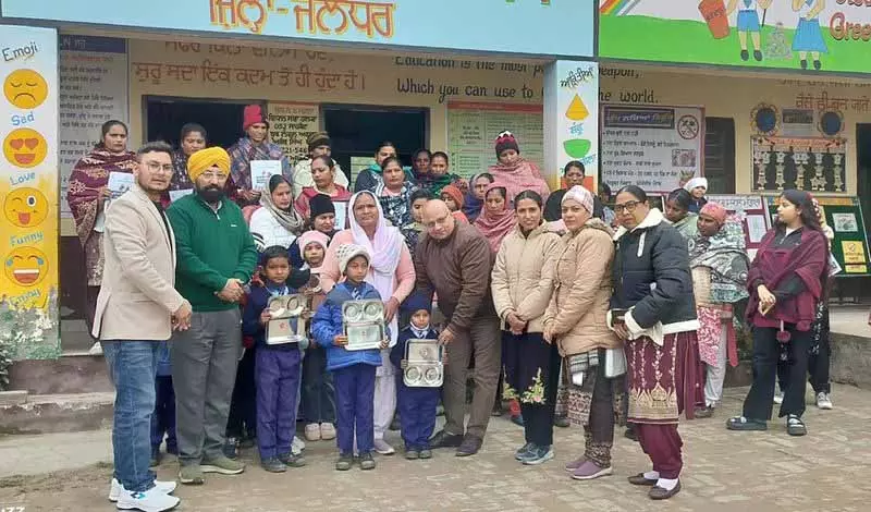 Jalandhar के सरकारी स्कूल में इनोवेटिव रिवॉर्ड पहल से छात्रों के प्रदर्शन में सुधार हुआ है Jalandhar के सरकारी स्कूल में इनोवेटिव रिवॉर्ड पहल से छात्रों के प्रदर्शन में सुधार हुआ है