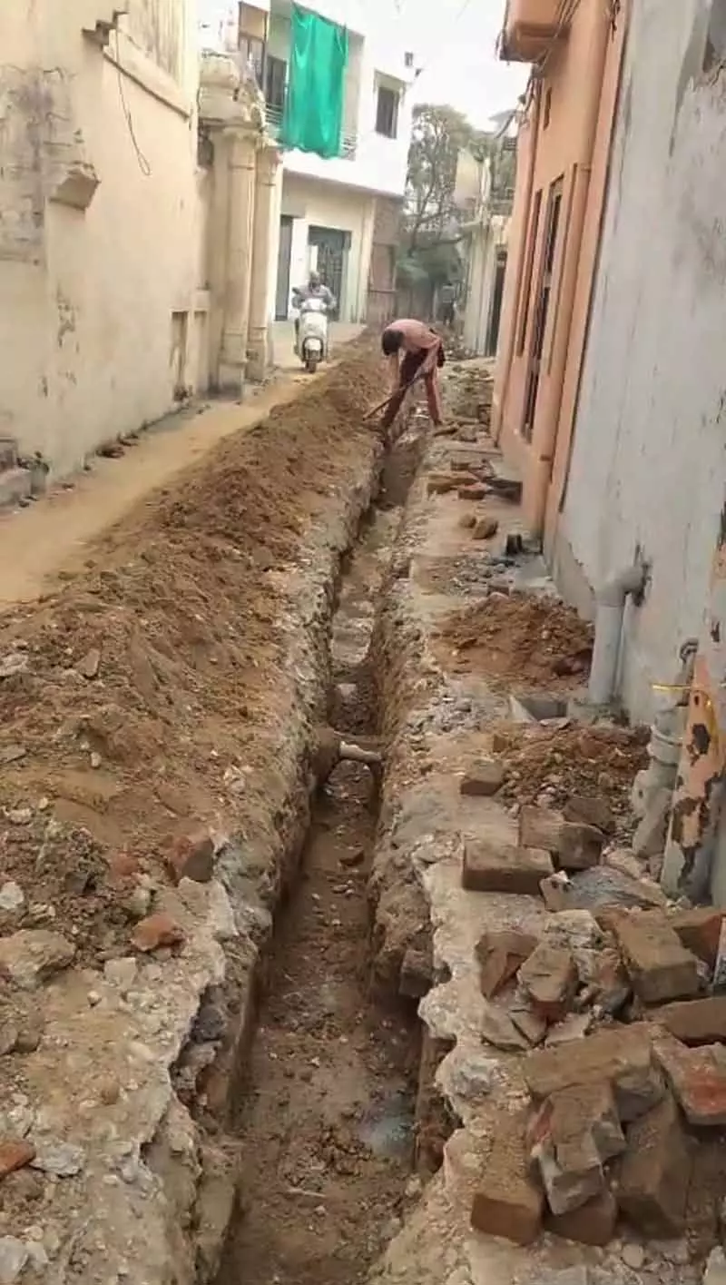Rana ने कपूरथला में वाटर पाइपलाइन प्रोजेक्ट रोकने की निंदा की Rana ने कपूरथला में वाटर पाइपलाइन प्रोजेक्ट रोकने की निंदा की