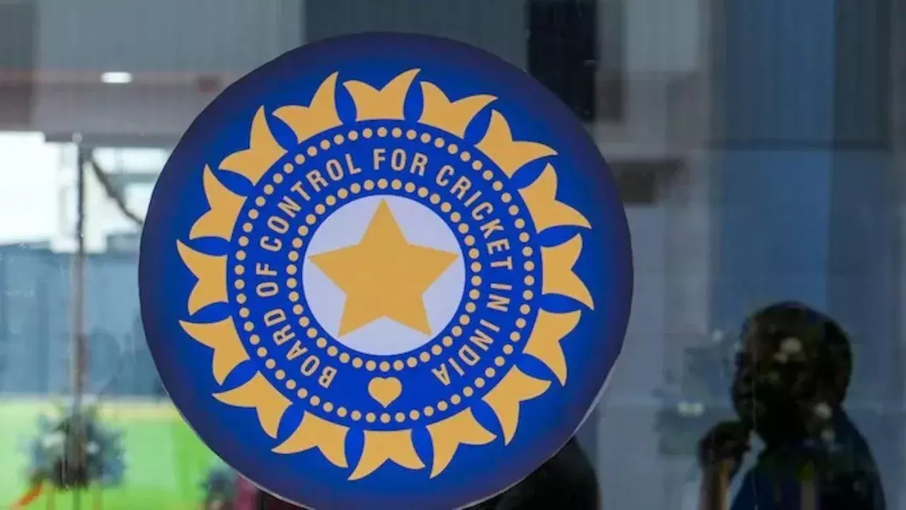 New Delhi: महिला क्रिकेट को आर्थिक बढ़ावा, BCCI ने की फीस बढ़ोतरी की घोषणा New Delhi: महिला क्रिकेट को आर्थिक बढ़ावा, BCCI ने की फीस बढ़ोतरी की घोषणा