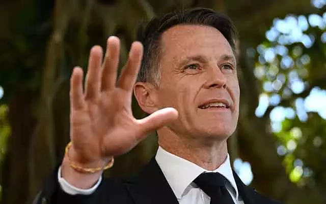 Australia: बॉन्डी बीच शूटर का गन लाइसेंस नौकरशाही की गड़बड़ी से लेट हुआ Australia: बॉन्डी बीच शूटर का गन लाइसेंस नौकरशाही की गड़बड़ी से लेट हुआ