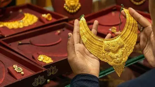 kerala: सोने की कीमत में तेज बढ़ोतरी, 1 बार में 1760 रुपये का इजाफा kerala: सोने की कीमत में तेज बढ़ोतरी, 1 बार में 1760 रुपये का इजाफा