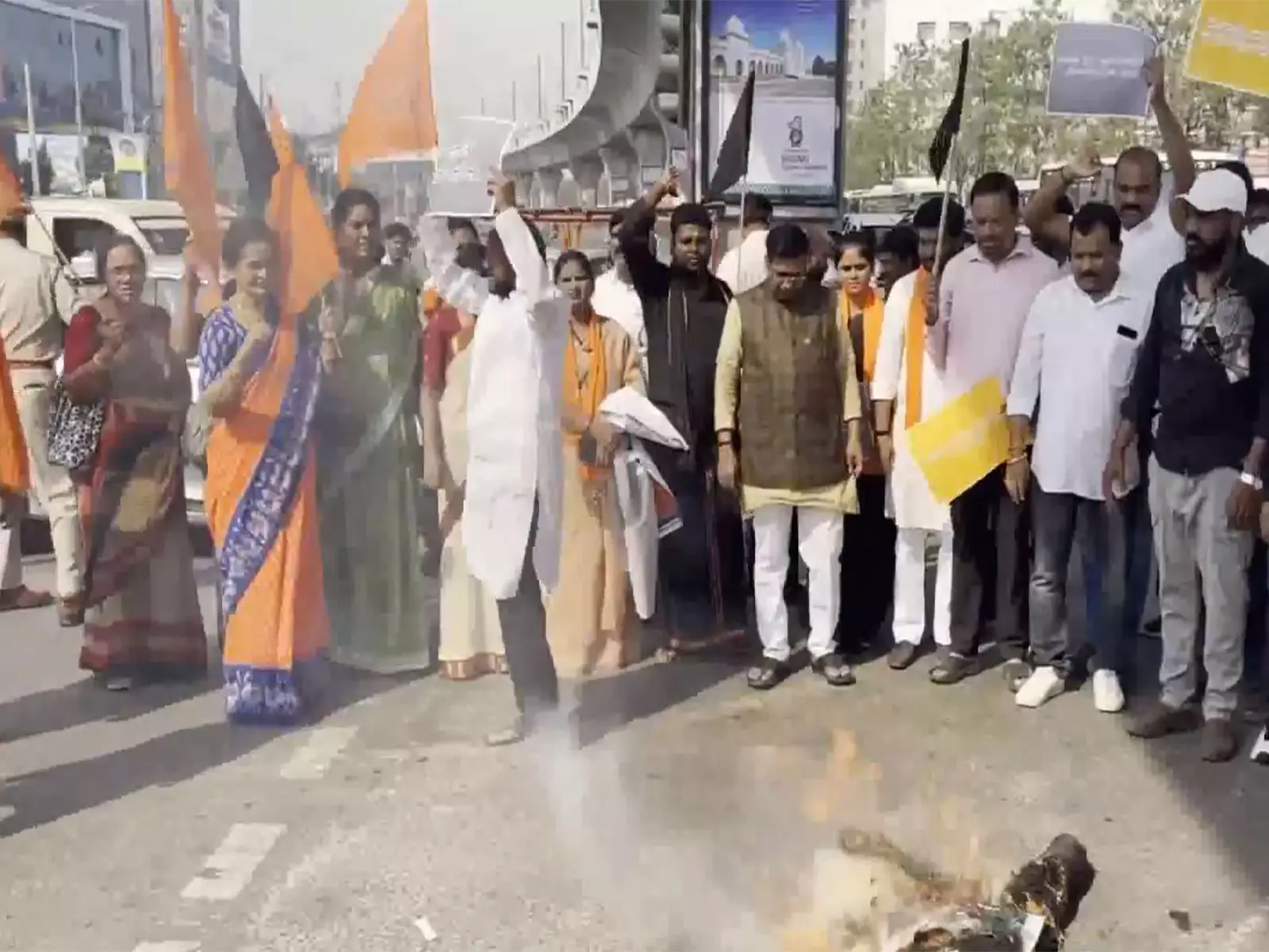 कोथापेट में विश्व हिंदू परिषद का विरोध कोथापेट में विश्व हिंदू परिषद का विरोध
