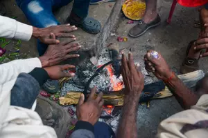 Patna में ठंड की लहर, छात्रों के लिए 26 दिसंबर तक छुट्टी Patna में ठंड की लहर, छात्रों के लिए 26 दिसंबर तक छुट्टी