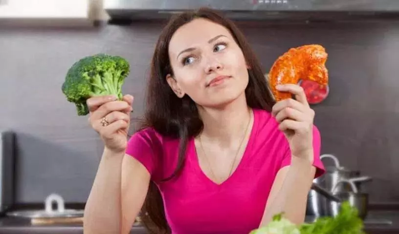 Veg Vs Non Veg: कौन से खाने से हमें सबसे ज़्यादा फ़ायदे मिलेंगे? Veg Vs Non Veg: कौन से खाने से हमें सबसे ज़्यादा फ़ायदे मिलेंगे?
