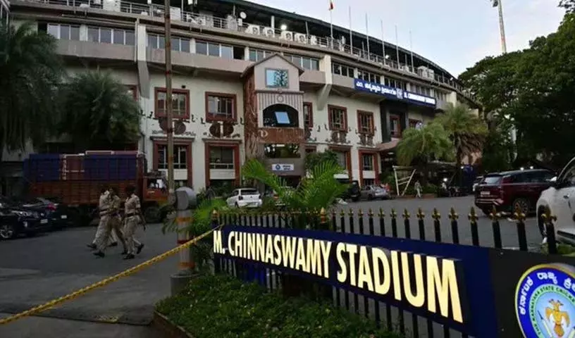 Kohli के फैंस निराश.. चिन्नास्वामी स्टेडियम में कोई क्रिकेट नहीं Kohli के फैंस निराश.. चिन्नास्वामी स्टेडियम में कोई क्रिकेट नहीं