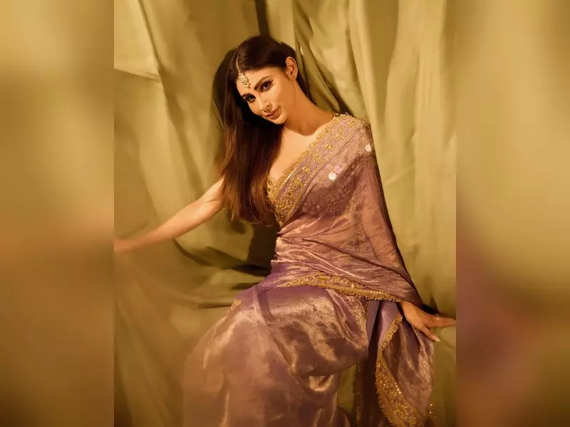 Mouni Roy ने लंबे समय बाद घर का बना बंगाली खाना खाकर आनंद लिया Mouni Roy ने लंबे समय बाद घर का बना बंगाली खाना खाकर आनंद लिया