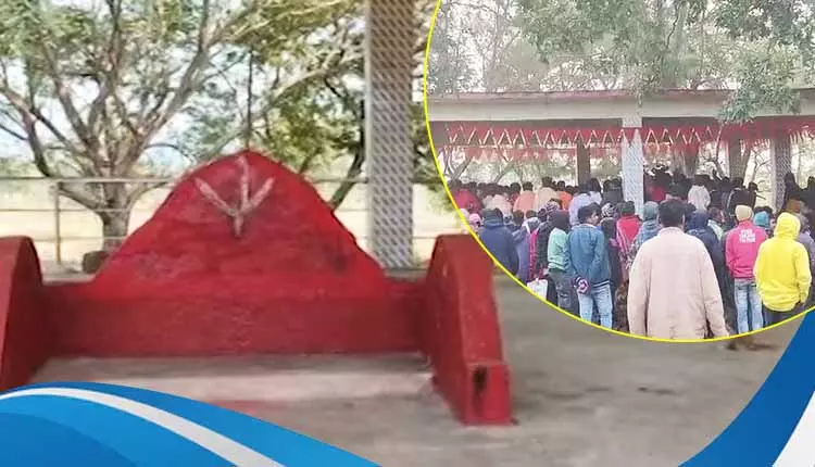 Balangir में सामूहिक पशु बलि के साथ सुलिया यात्रा शुरू हुई Balangir में सामूहिक पशु बलि के साथ सुलिया यात्रा शुरू हुई