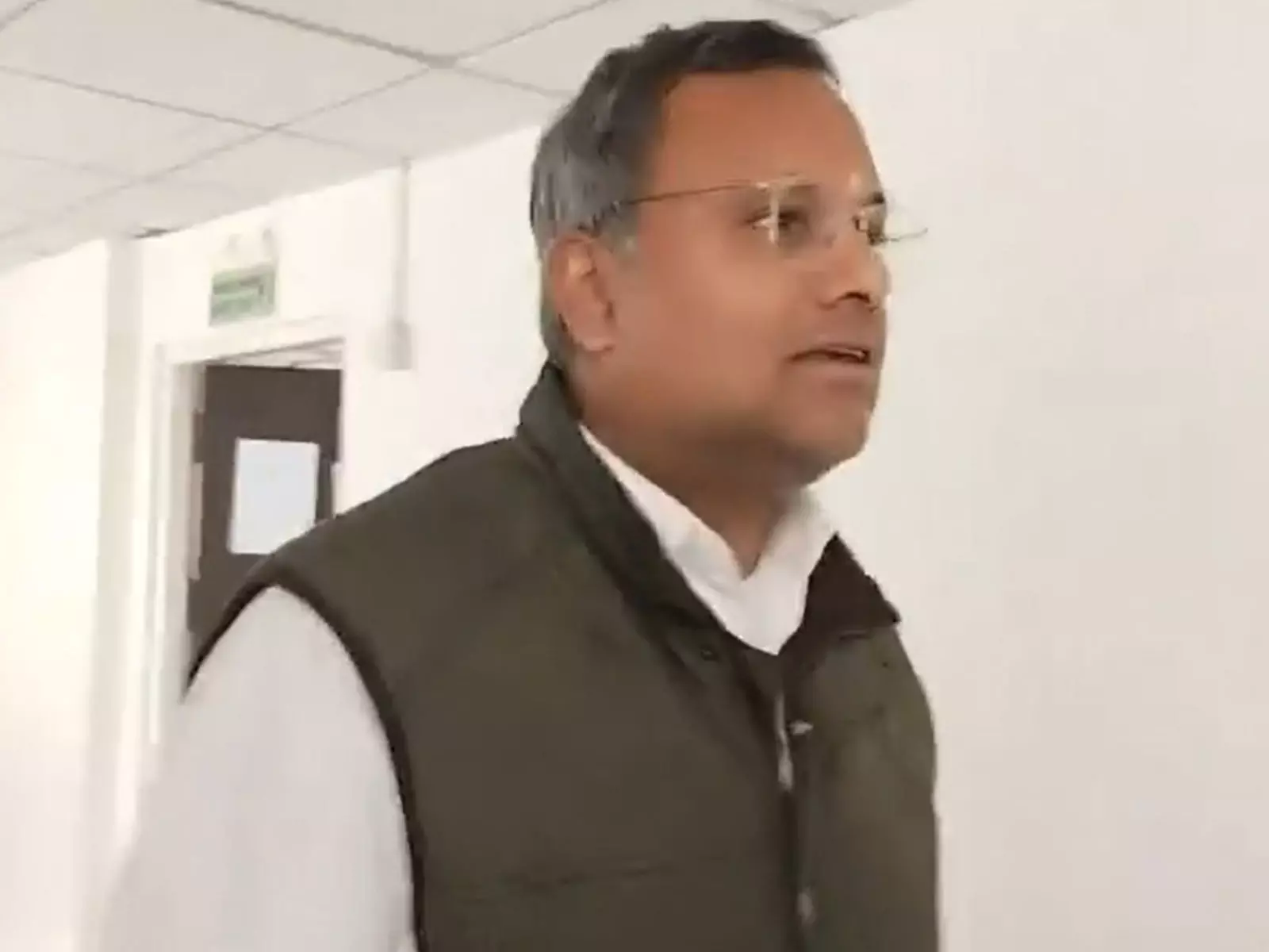 अदालत ने चीनी वीजा घोटाले में कार्ति चिदंबरम और अन्य के खिलाफ आरोप तय किए अदालत ने चीनी वीजा घोटाले में कार्ति चिदंबरम और अन्य के खिलाफ आरोप तय किए