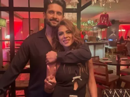 Nia Sharma ने अपने बेस्टी रवि दुबे को जन्मदिन की बधाई दी Nia Sharma ने अपने बेस्टी रवि दुबे को जन्मदिन की बधाई दी