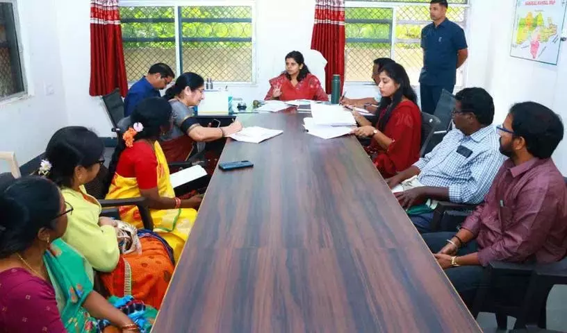 जाति और आय प्रमाण पत्र बिना किसी देरी के जारी किए जाएं: Collector Tripathi जाति और आय प्रमाण पत्र बिना किसी देरी के जारी किए जाएं: Collector Tripathi