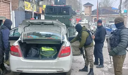 J&K: श्रीनगर में तोड़फोड़ विरोधी अभियान चलाया गया J&K: श्रीनगर में तोड़फोड़ विरोधी अभियान चलाया गया