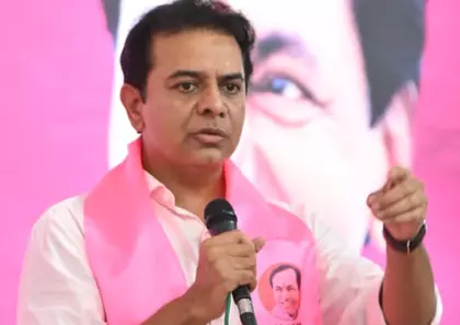 KTR ने रेवंत रेड्डी पर उठाया पानी के मुद्दों को न समझने का आरोप KTR ने रेवंत रेड्डी पर उठाया पानी के मुद्दों को न समझने का आरोप