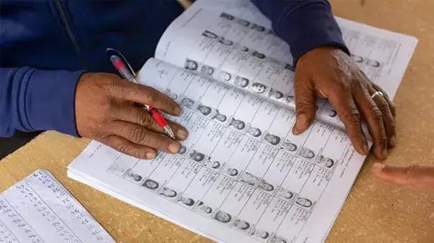 Kerala SIR का ड्राफ्ट वोटर लिस्ट जारी; 24.08 लाख वोटर बाहर किए गए Kerala SIR का ड्राफ्ट वोटर लिस्ट जारी; 24.08 लाख वोटर बाहर किए गए