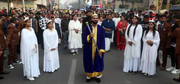 JAMMU: जॉइंट चर्चेस फेलोशिप ने रंगीन क्रिसमस जुलूस निकाला JAMMU: जॉइंट चर्चेस फेलोशिप ने रंगीन क्रिसमस जुलूस निकाला