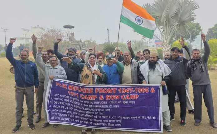 PoJK के विस्थापितों का विरोध प्रदर्शन, पूरे पैकेज और 12 विधानसभा सीटों की मांग PoJK के विस्थापितों का विरोध प्रदर्शन, पूरे पैकेज और 12 विधानसभा सीटों की मांग