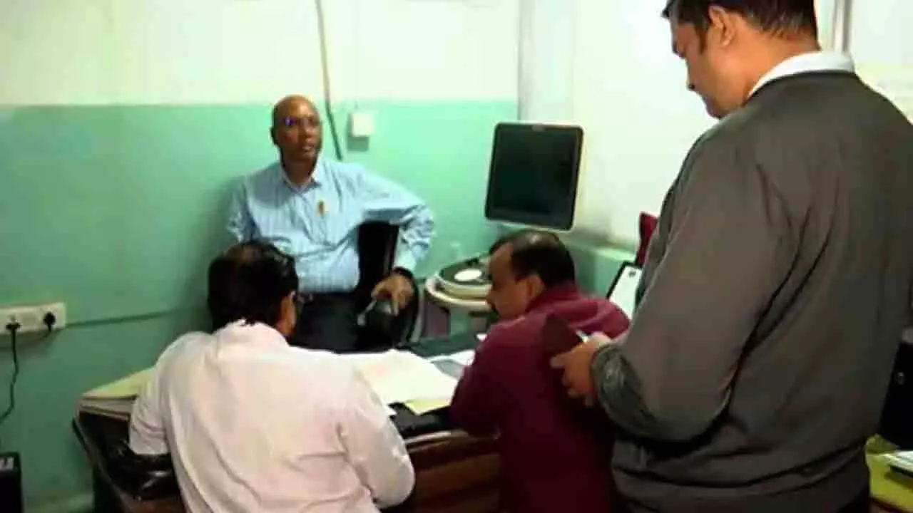 Cuttack में प्राइवेट डायग्नोस्टिक सेंटर पर कार्रवाई, लाइसेंस उल्लंघन के आरोप Cuttack में प्राइवेट डायग्नोस्टिक सेंटर पर कार्रवाई, लाइसेंस उल्लंघन के आरोप