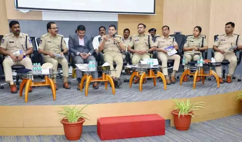 Cyberabad Police में 2025 में गंभीर अपराधों का पता लगाने की दर बढ़कर 85% हो गई है Cyberabad Police में 2025 में गंभीर अपराधों का पता लगाने की दर बढ़कर 85% हो गई है