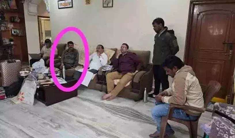 DTC के किशन नायक के घर से भारी मात्रा में संपत्ति मिली, ACB ने उन्हें गिरफ्तार किया DTC के किशन नायक के घर से भारी मात्रा में संपत्ति मिली, ACB ने उन्हें गिरफ्तार किया